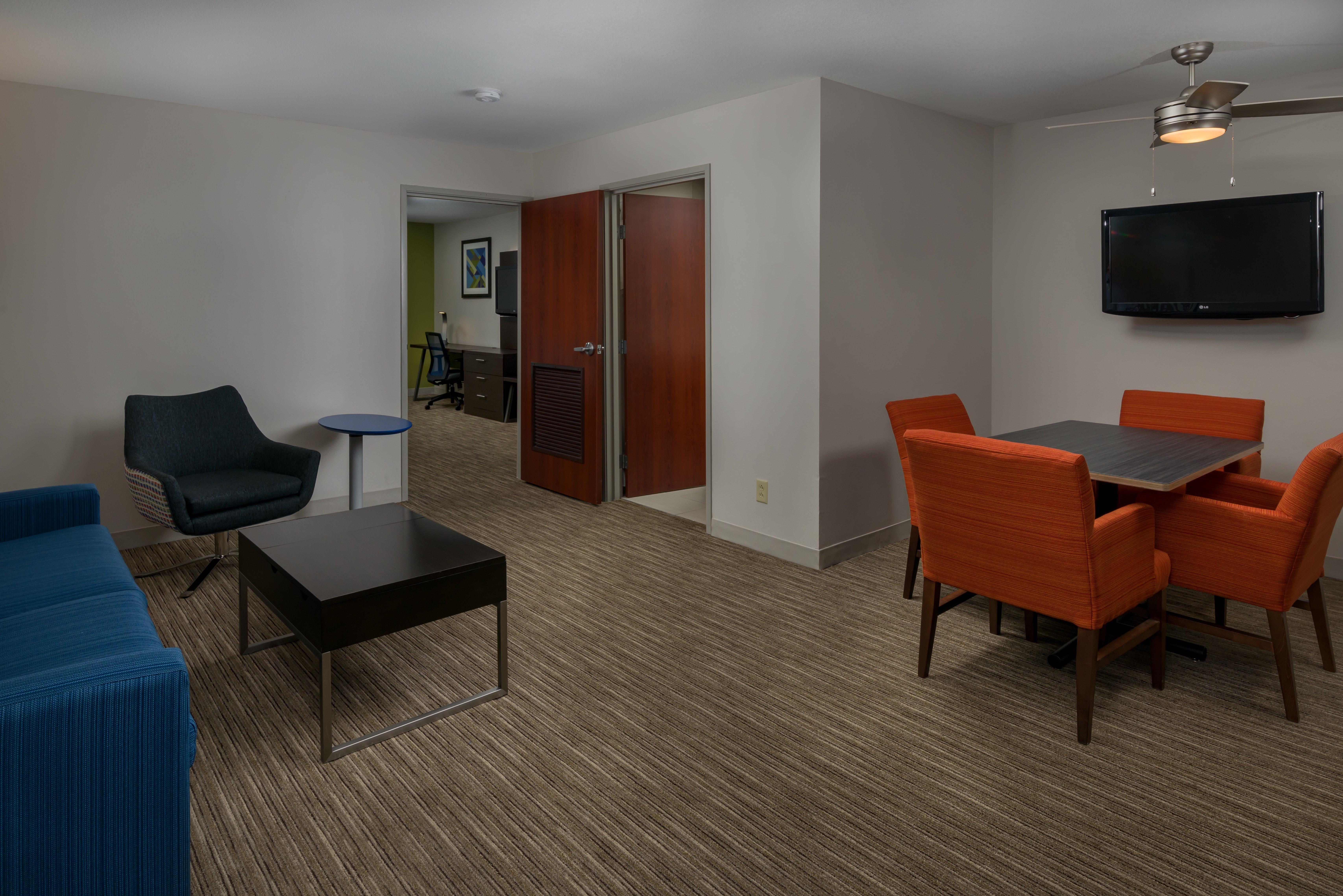 Holiday Inn Express Lawrence By Ihg Εξωτερικό φωτογραφία