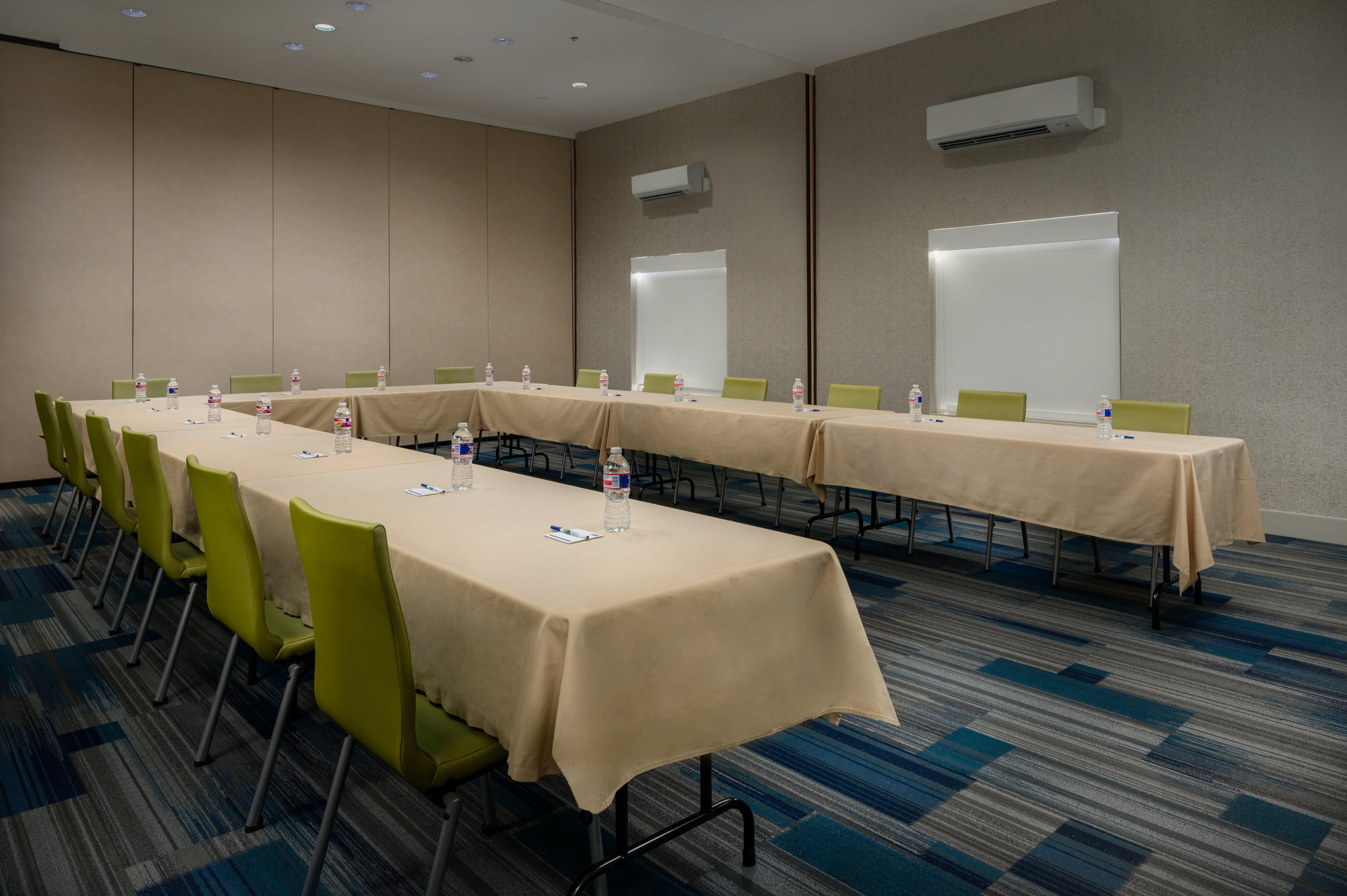 Holiday Inn Express Lawrence By Ihg Εξωτερικό φωτογραφία