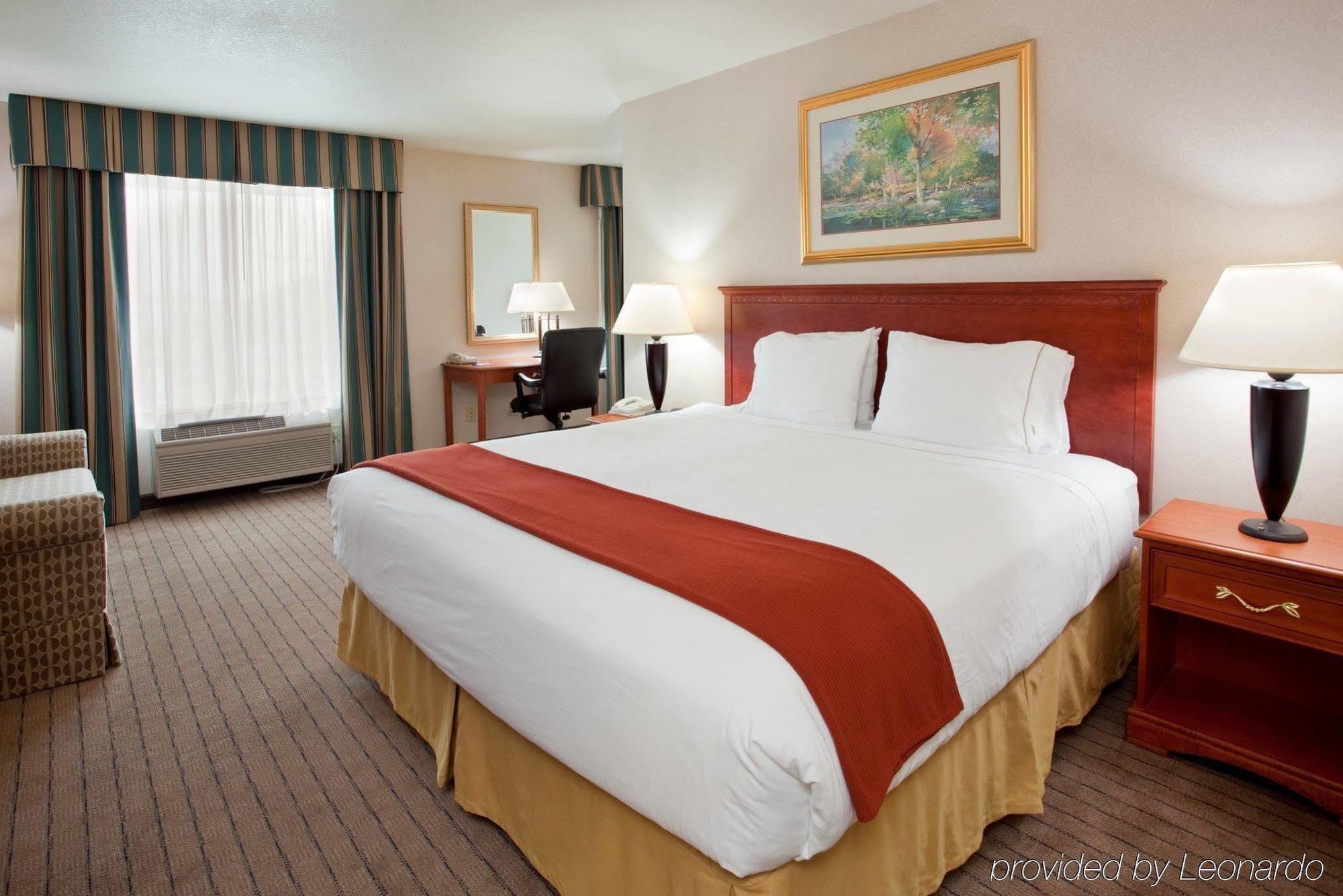 Holiday Inn Express Lawrence By Ihg Εξωτερικό φωτογραφία